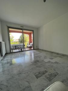 Appartement 2 pièces avec terrasse en résidence privée 18 Rue de la Plaine de Cimiez 06000 Nice Provence-Alpes-Côte d\'Azur