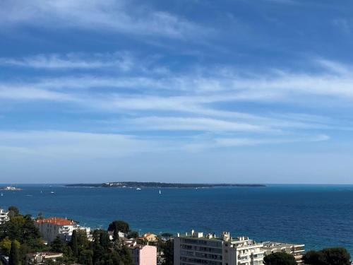 2 pièces-Cannes-Côte d'Azur-Vue mer 2B
