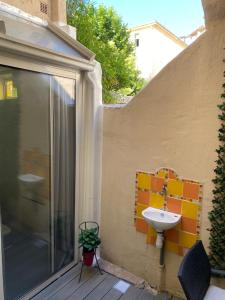 2 pièces climatisé avec Terrace dans Vieil Antibes