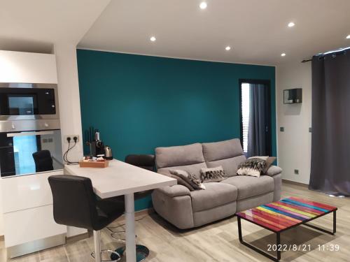 Appartement 2 pièces - Le Berceau Castellar france