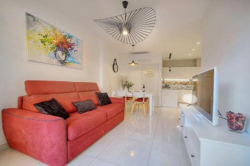 2 PIECES MODERNE 8 mn du Palais A1B238