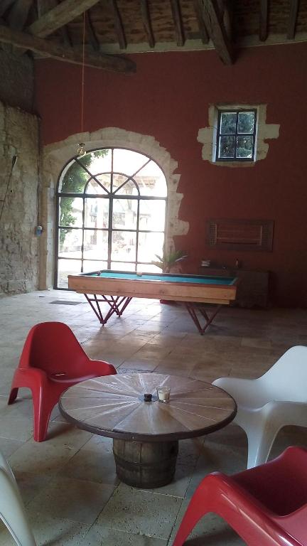 2 PIECES MODERNE 8 mn du Palais A1B238