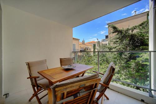 2 PIECES MODERNE AVEC TERRASSE ET PARKING A 3MN DES PLAGES !l- A1B230
