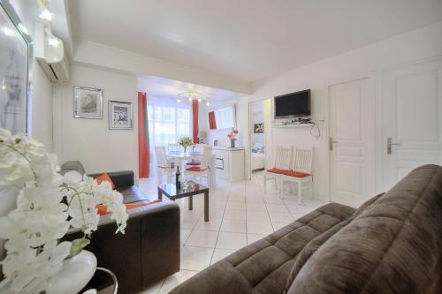 2 pieces moderne centre ville A1B237
