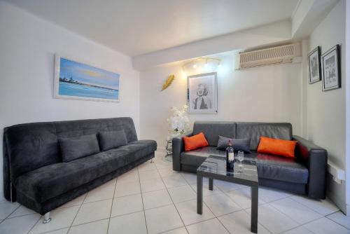 2 pieces moderne centre ville A1B237