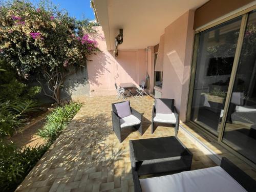 2 pièces, piscine, terrasse, jardin, à 10 minutes de la mer