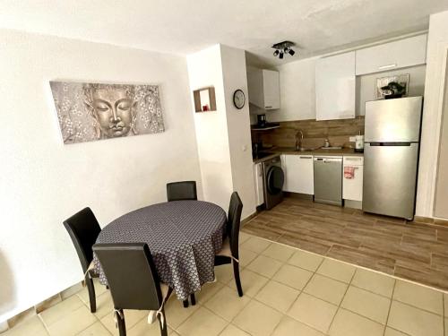 2 pièces, piscine, terrasse, jardin, à 10 minutes de la mer