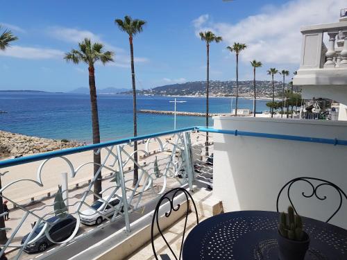 2 pièces terrasse en front de mer