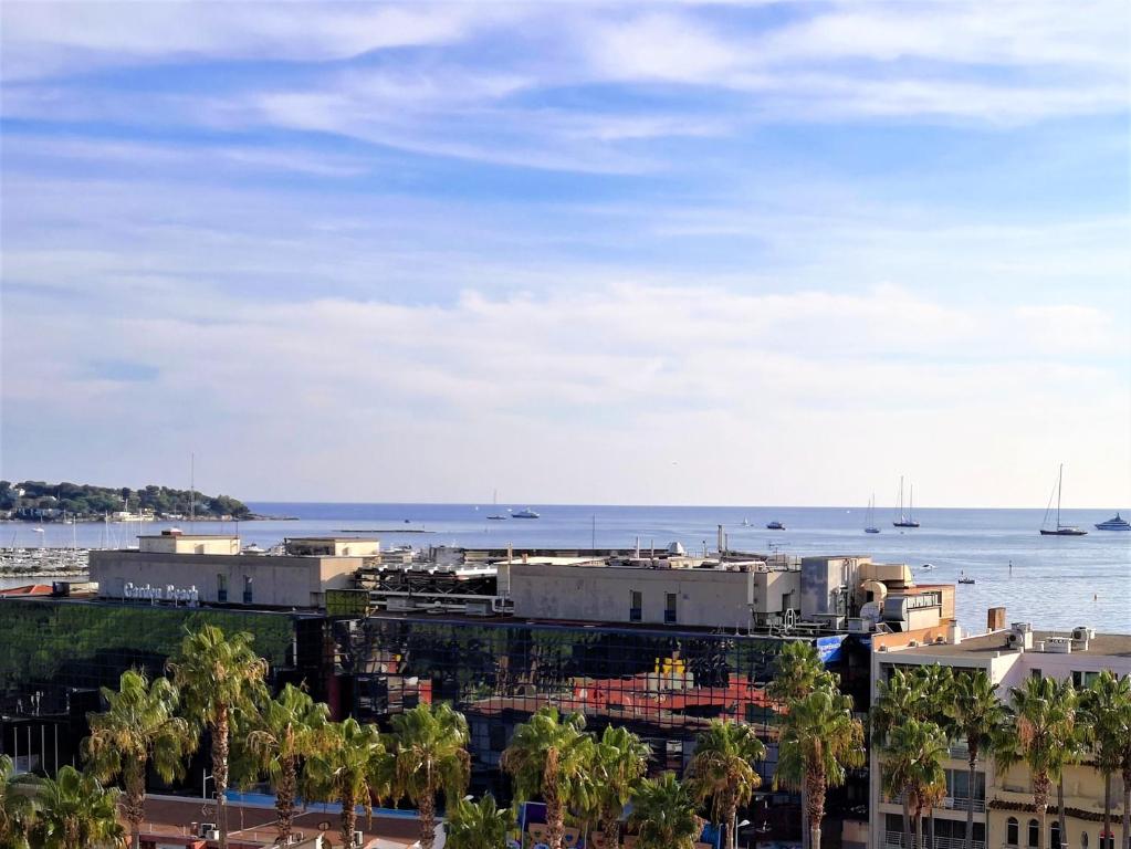 Appartement 2 pièces Terrasse vue mer panoramique 117 Boulevard du Président Wilson 06160 Antibes