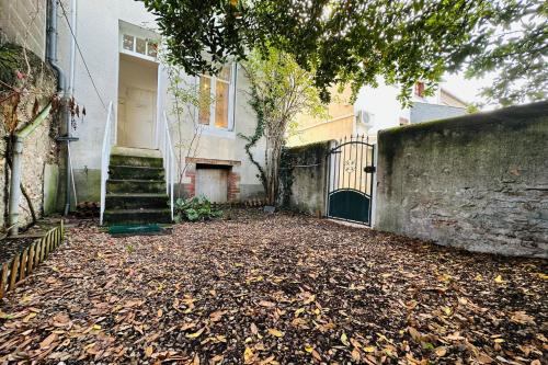 2 room apartment in the heart of the residential area of Velpeau