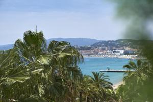 2 ROOM CROISETTE BEACHES Sea View