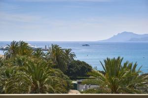 2 ROOM CROISETTE BEACHES Sea View