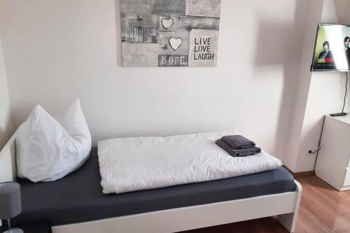 2 room fitter flat