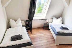 2 room fitter flat