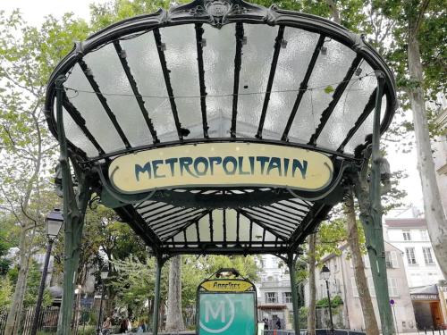 2 room flat in the heart of Montmartre