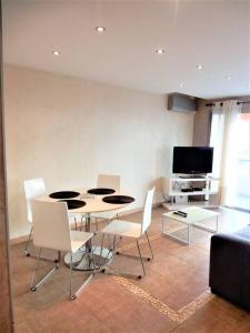 2 rooms apartment near Croisette and beach - Behind Martinez hotel