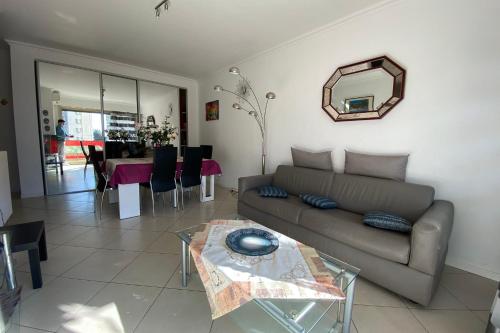 2 rooms facing south 300m from the Croisette LIVE IN CANNES