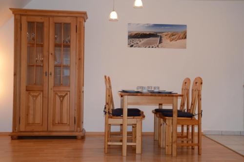 2-Zi-Ferienwohnung-Mueritzblick-direkt-am-Seeufer-perfekte-Lage-barrierefrei
