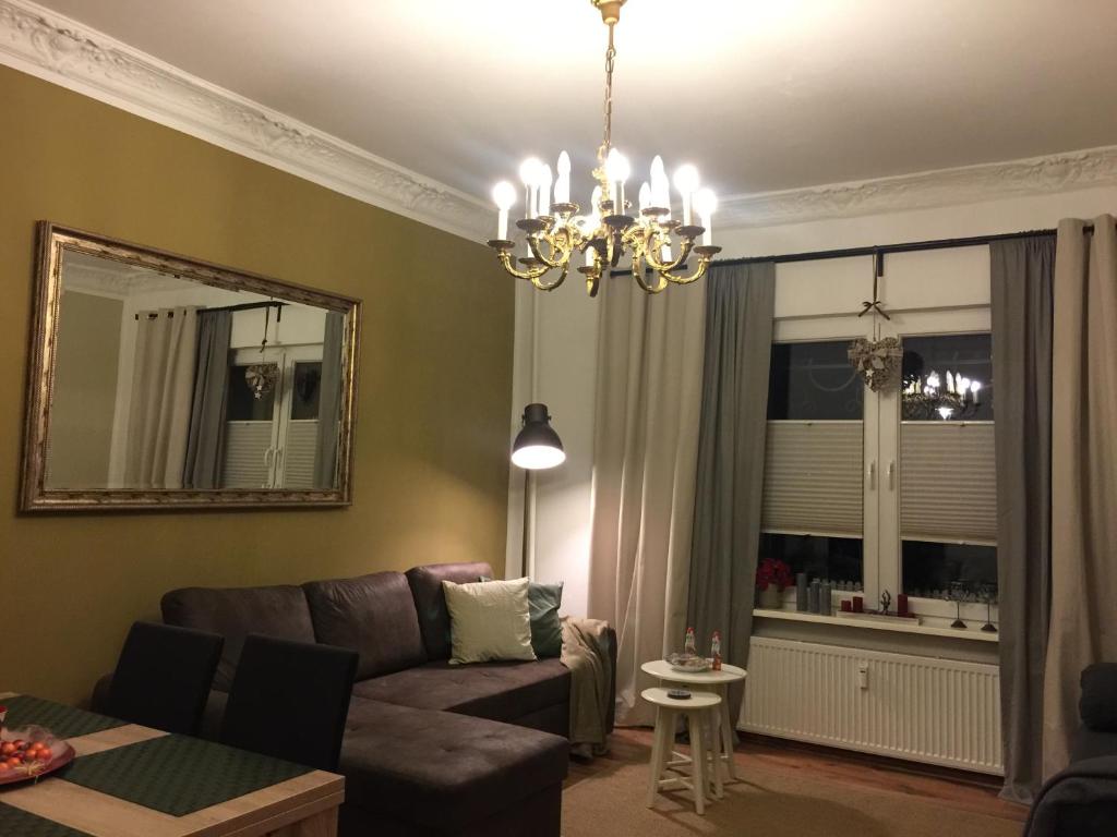 Appartement 2 Zimmer Apartment Charlottchen Goethestr.49 Vorderhaus EG 10625 Berlin