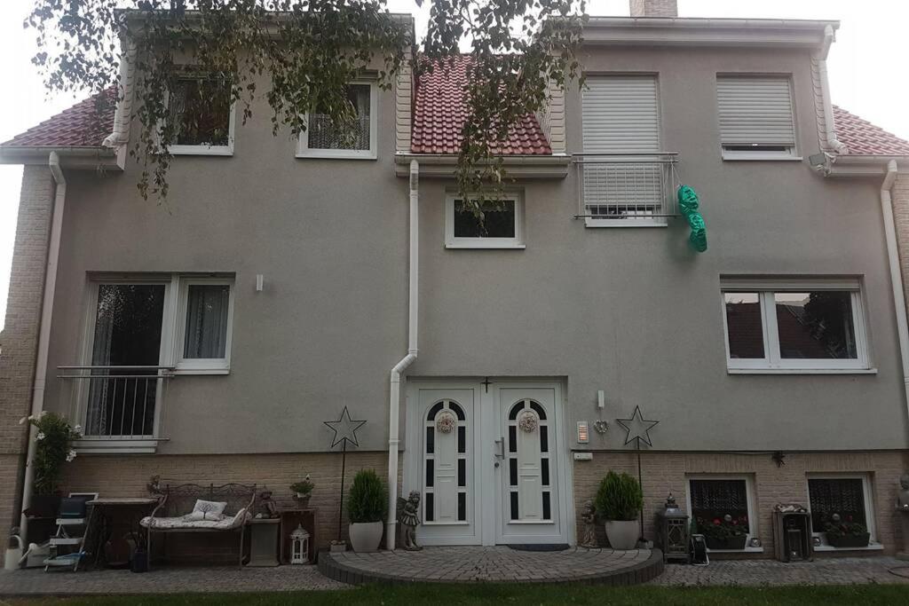 2 Zimmer-Einliegerwohnung am Flughafen Schönefeld Straße 604, 12355 Berlin