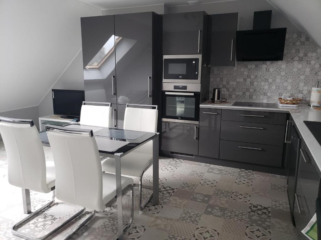 2 Zimmer-Einliegerwohnung am Flughafen Schönefeld 12355 Berlin