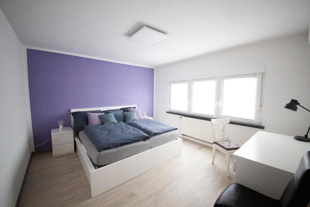 2 Zimmer mit Netflix, Prime, Küche, Bad in Seenähe 30 Schloßberg, 07333 Unterwellenborn