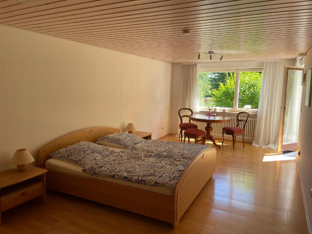 2-Zimmer-Nichtraucher-Ferienwohnung Strobel 4 Allensteiner Weg, 72072 Tübingen