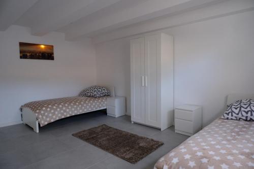 2 Zimmer Wohnung mit Küche und Bad