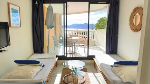 Appartement 206, 4 personnes, vue mer By Palmazur Cannes france