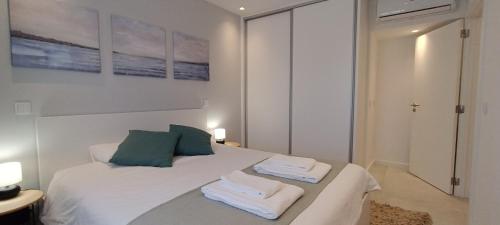 211 Apartamento moderno com vista para a piscina no centro da cidade
