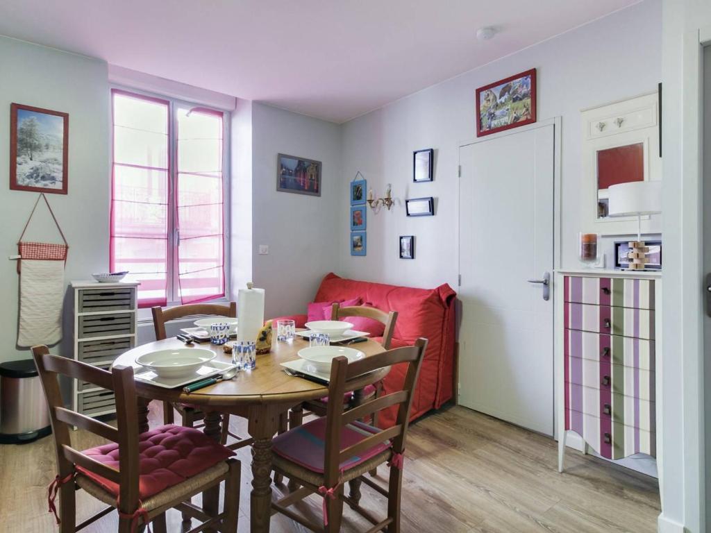2Bed PH with SEA & POOL View - WPCG19
