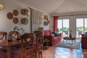 2BR Townhouse w/Pool - Amazing Views, 5mn to Beach by LovelyStay