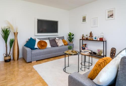 2OG Links - Wunderschöne 70m2 2-Zimmer City Wohnung nähe Salzburg