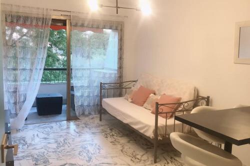 2P derrière Martinez 250 m plage, chambre calme