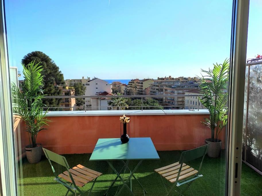 2P VUE MER, PROCHE GARE et PLAGES Le Magellan 6 Promenade du Maréchal Leclerc de Hautecloque, 06500 Menton