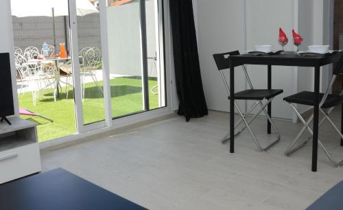 2pax Av Marcel C