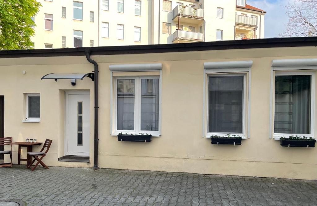 2Raum-Apartment Leznew Herrnhuter Straße, 04318 Leipzig