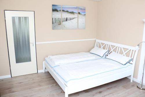 2Zi-Ferienwohnung am Südstrand mit eigenem Parkplatz perfekt für Familie