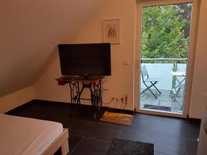 3,5 Zimmer hochwertig eingerichtete Dachgeschosswohnung