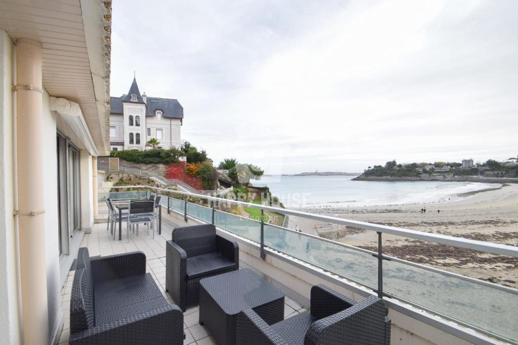 Appartement Appartement 3 avec vue mer et grande terrasse 15 Rue de la Malouine, 35800 Dinard