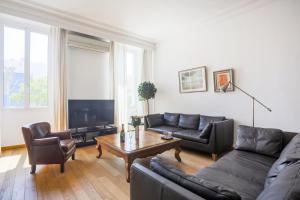 3 BDRM flat overlooking Palais des Festivals and Old Port