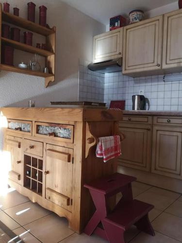 3 bedroom apartment w/ log burner & mountain views