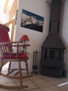 3 bedroom apartment w/ log burner & mountain views