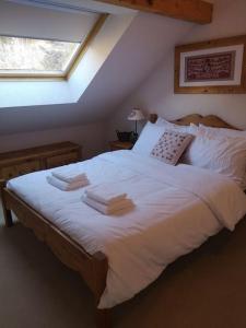 3 bedroom apartment w/ log burner & mountain views