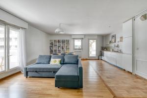 3 bedroom apartment with balconies