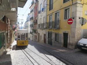 Appartement 3 Bedroom Apt, Historical Center, Tagus River View 19 Travessa da Laranjeira 4 Esq 1200-238 Lisbonne -1