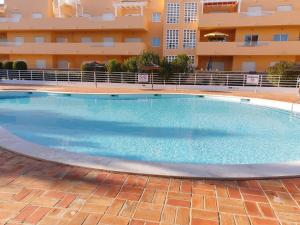 3 Bedroom Penthouse Apartment with Roof Solarium Communal Pool and Gardens