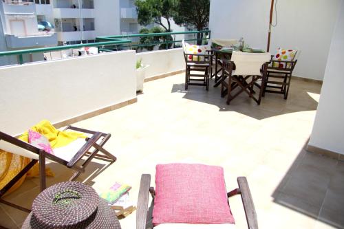 3 bedrooms appartement at Albufeira 700 m away from the beach with city view terrace and wifi