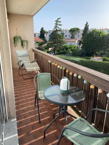 3 chambres, bien placé, calme et spacieux avec balcon et parking 8 Rue Hernandes de Heredia, 84000 Avignon