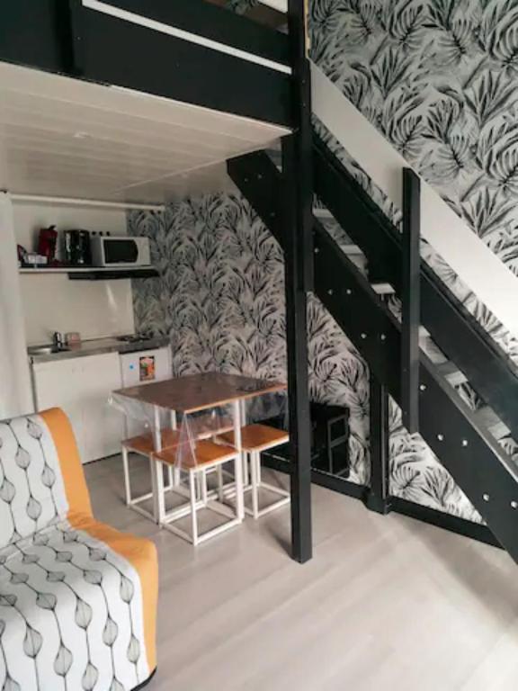 3 chambres kitchenette parking option piscine 13120 Gardanne
